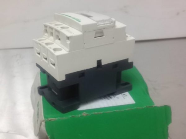 CAD50U7 SQUARE D/TELEMECANIQUE IEC CONTROL RELAYS & ACCESSORIES