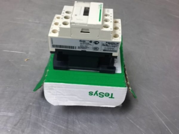 CAD32M7 SQUARE D/TELEMECANIQUE IEC CONTROL RELAYS & ACCESSORIES