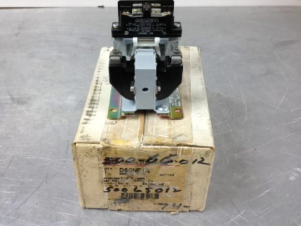 D80NE1A CUTLER-HAMMER DISTRIBUTION EQUIPMENT/CONTROLS TIMING RELAYS & ACCESSORIES