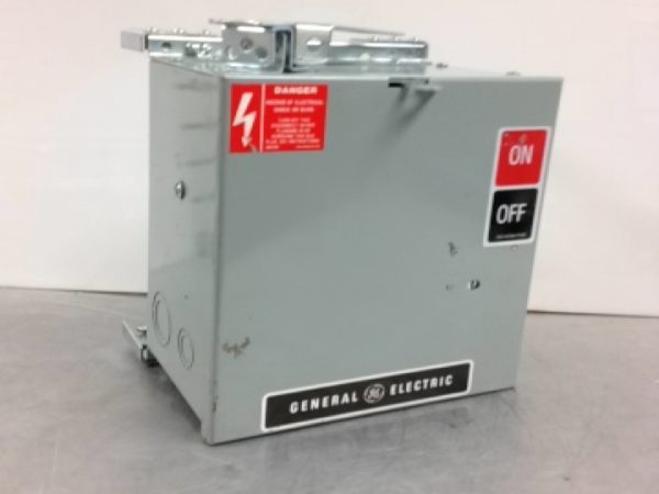 AC462RGR SUPER CLEAN GE BUS PLUG AC462 WITH GROUND/REJECTING FUSE CLIPS