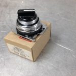 10250T1371 CUTLER-HAMMER DISTRIBUTION EQUIPMENT/CONTROLS SELECTOR SWITCH COMPLETE ASSEMBLIES