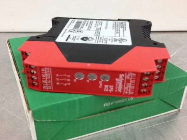 XPSBCE3410P TELEMECANIQUE SAFETY RELAY