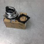 10250T1322 CUTLER-HAMMER DISTRIBUTION EQUIPMENT/CONTROLS SELECTOR SWITCH COMPLETE ASSEMBLIES