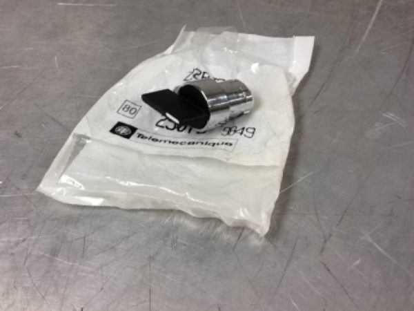 ZB2BJ3 SQUARE D/TELEMECANIQUE SELECTOR SWITCH COMPLETE ASSEMBLIES