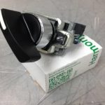 XB4BJ21 SQUARE D/TELEMECANIQUE SELECTOR SWITCH COMPLETE ASSEMBLIES