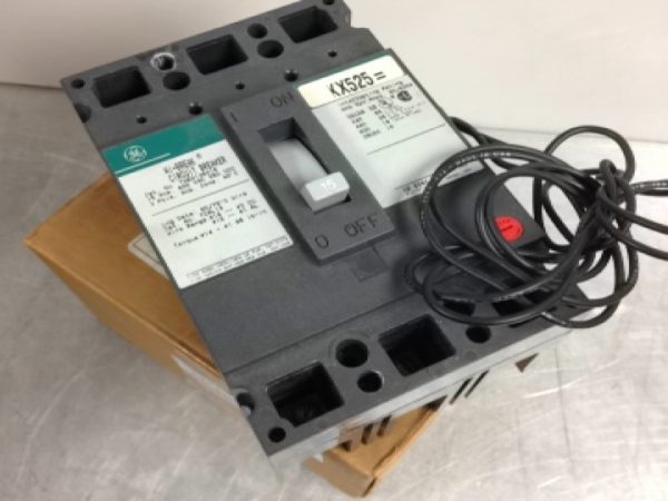 THED136015 WITH 120 VAC/ 125 VDC SHUNT TRIP. REMOVE SHUNT IF NOT NEEDED; OBSOLETE BREAKER NEW