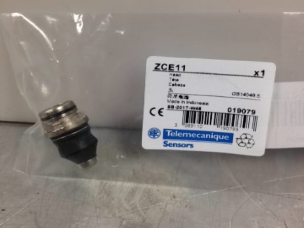 ZCE11 SQUARE D/TELEMECANIQUE LIMIT SWITCH HEADS